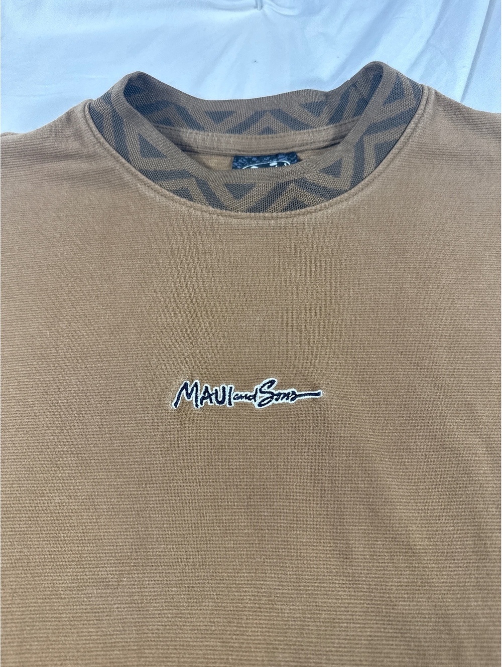Men’s Maui and Sons Shirt Size Large
